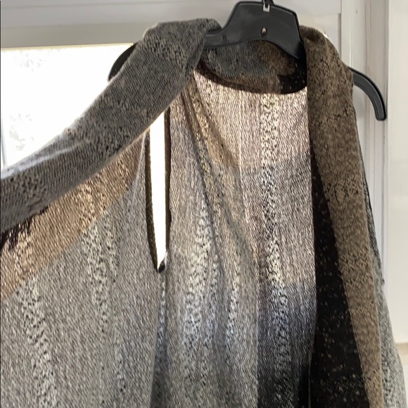 Handkerchief hem sleeveless sweater coverup - Picture 2 of 4